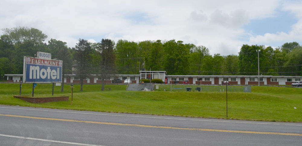 Paramount Motel East Stroudsburg Exterior foto