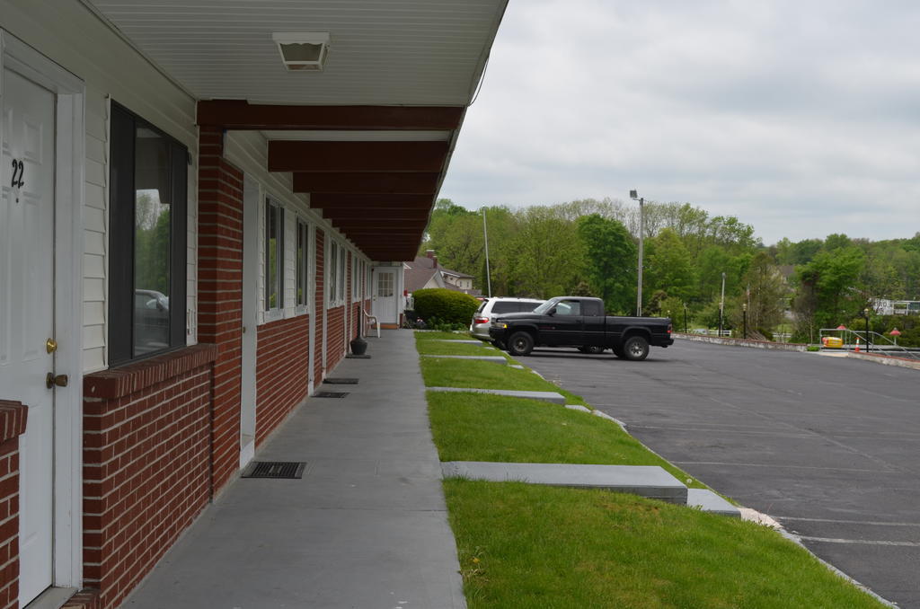 Paramount Motel East Stroudsburg Exterior foto